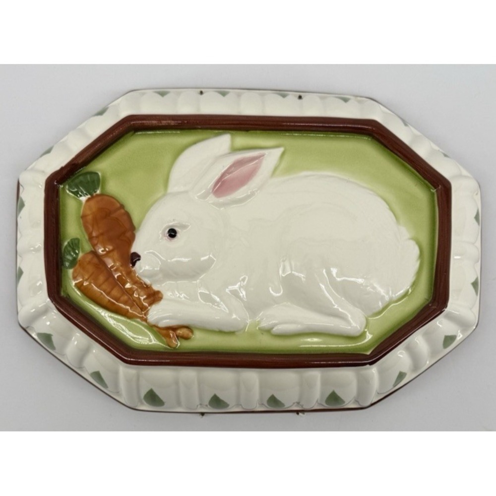 Vintage Style Ceramic Bunny Rabbit Jelly Mold Wall Plaque Easter Decor Green